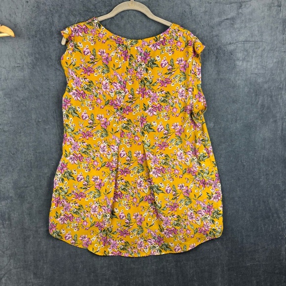 Pleione Yellow Sleeveless Blouse with Floral Design - Picture 4 of 6